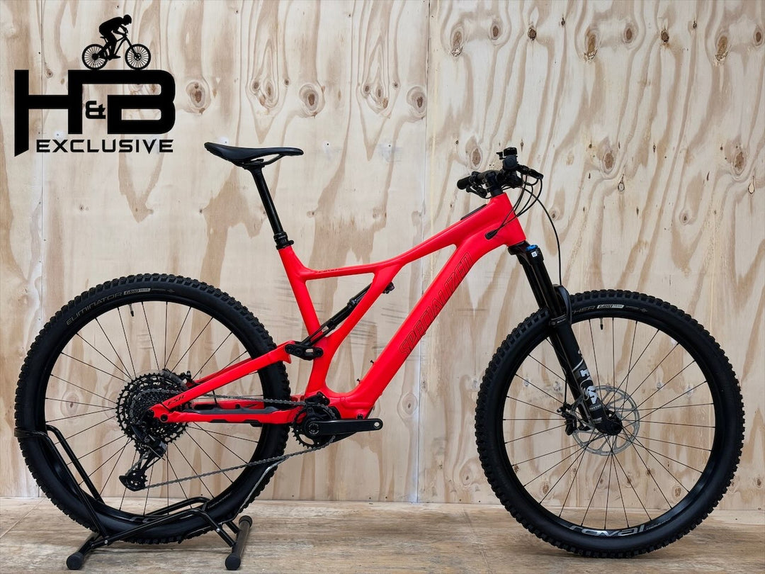 Koła 29 cali roweru Specialized Turbo z grubymi oponami terenowymi